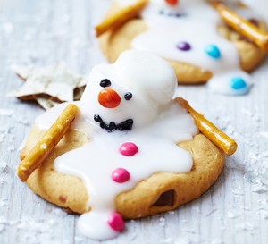 Read more about the article Melting Snowman Biscuits Kids Recipe